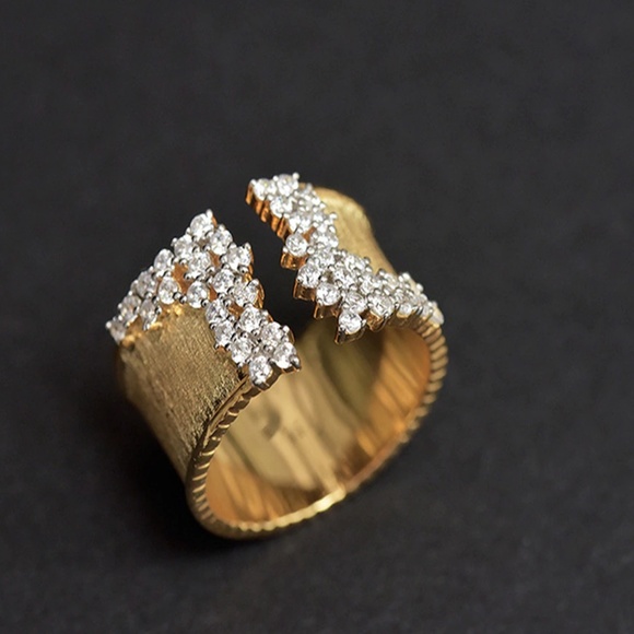 Cluster Raw Edge Simulated Diamonds and Wide Gold Band Ring - Picture 8 of 8